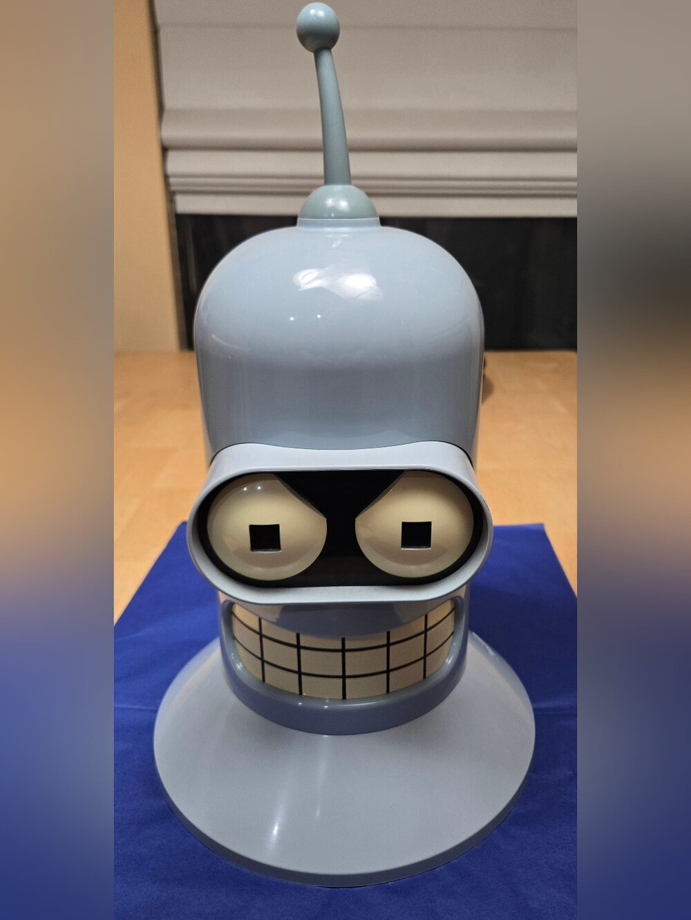 Futurama: The Complete Collection 1999–2009 Bender Head DVD Box Set